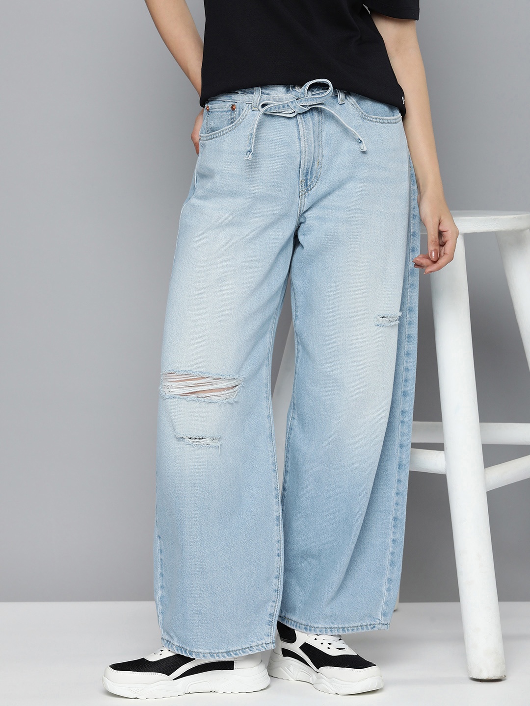 Levis Women Xl Balloon Loose Tapered Fit Mildly Distressed Light Fade Pure Cotton Jeans, Blue
Levis Women Xl Balloon Loose Tapered Fit Mildly Distressed Light Fade Pure Cotton Jeans, Blue