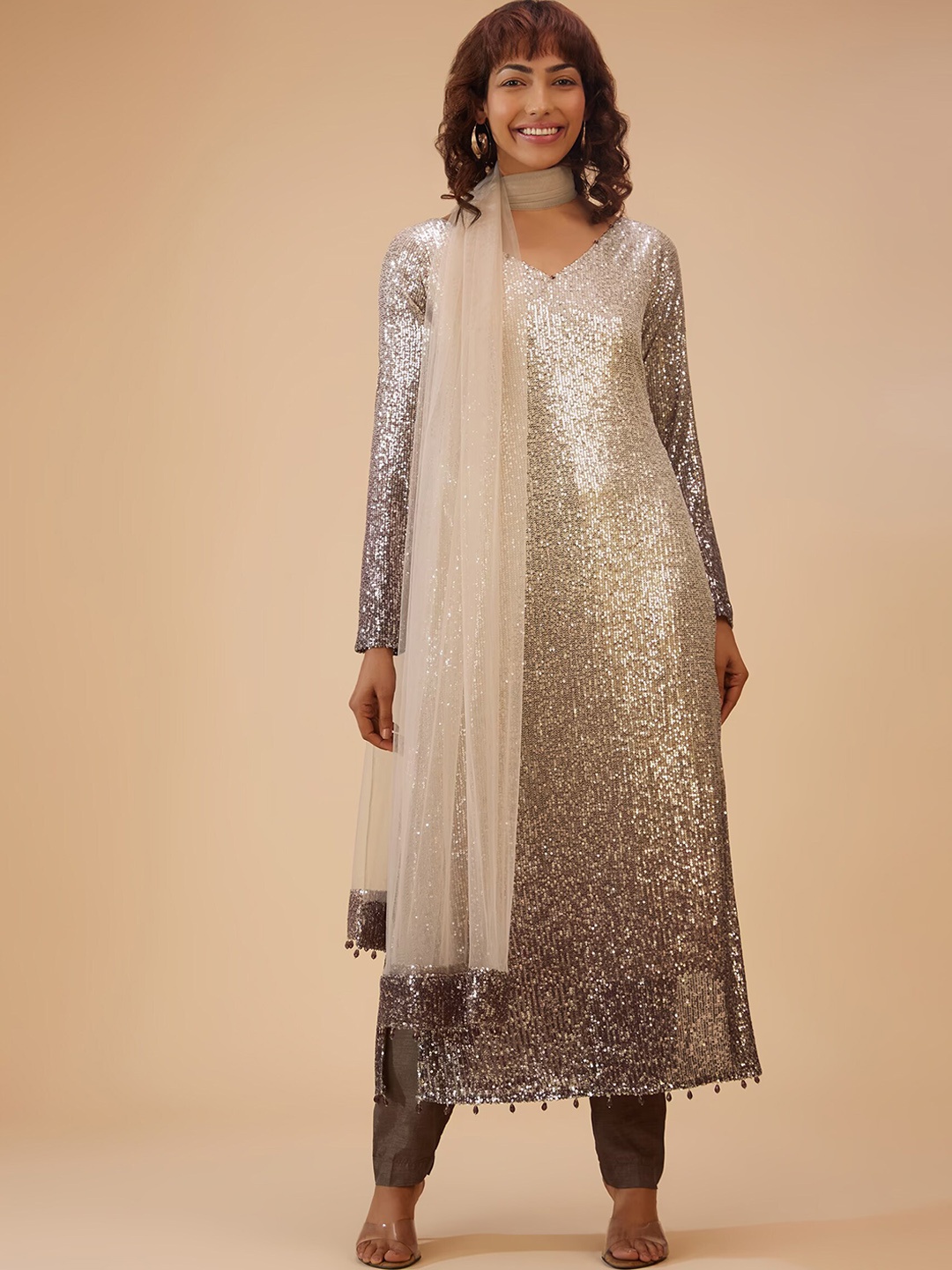 KALKI Fashion Ombre Embellished Sequinned V-neck Kurta with Trousers & Net Dupatta, Brown
KALKI Fashion Ombre Embellished Sequinned V-neck Kurta with Trousers & Net Dupatta, Brown