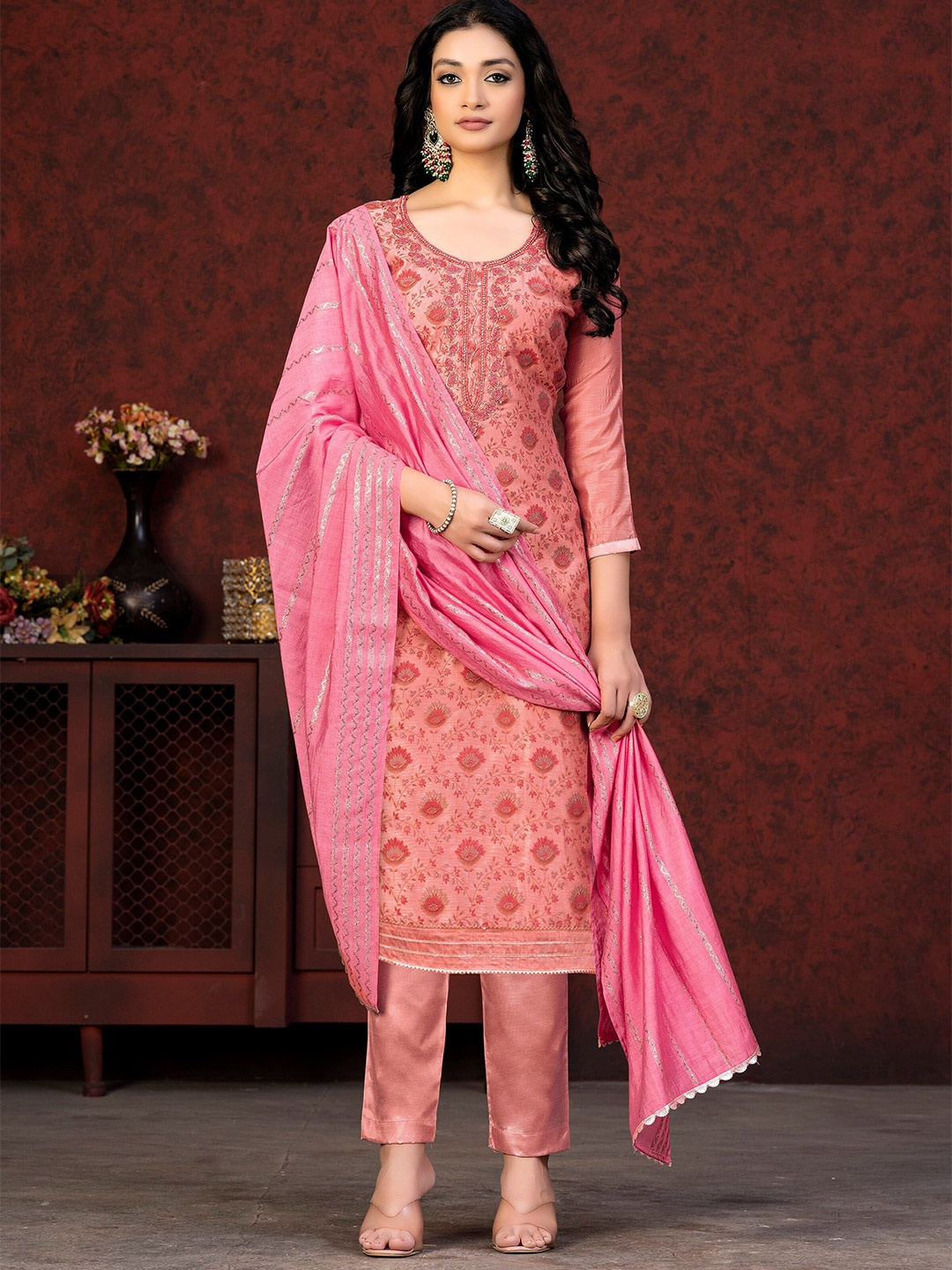 SHADOW & SAINING Ethnic Motifs Printed Unstitched Dress Material, Pink
SHADOW & SAINING Ethnic Motifs Printed Unstitched Dress Material, Pink