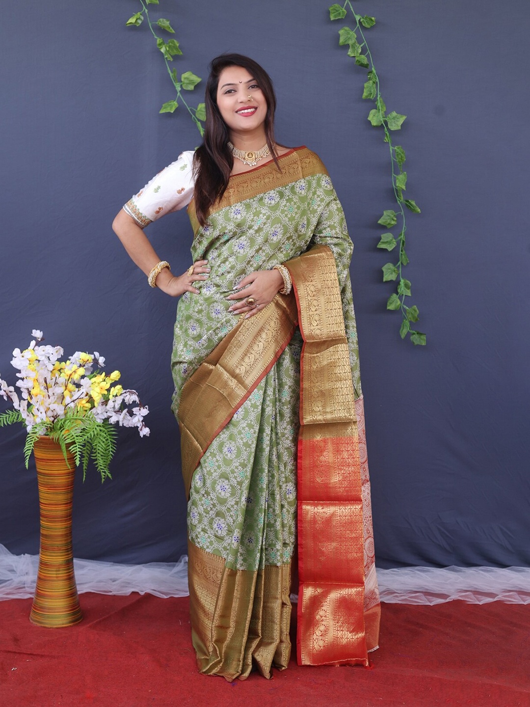 AVANTIKA FASHION Ethnic Motifs Woven Design Zari Pure Silk Kanjeevaram Saree, Sea green
AVANTIKA FASHION Ethnic Motifs Woven Design Zari Pure Silk Kanjeevaram Saree, Sea green