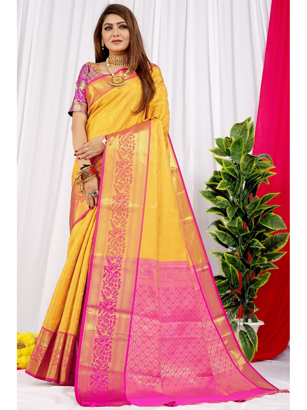 AVANTIKA FASHION Ethnic Motif Woven Design Zari Pure Silk Designer Kanjeevaram Saree, Yellow
AVANTIKA FASHION Ethnic Motif Woven Design Zari Pure Silk Designer Kanjeevaram Saree, Yellow