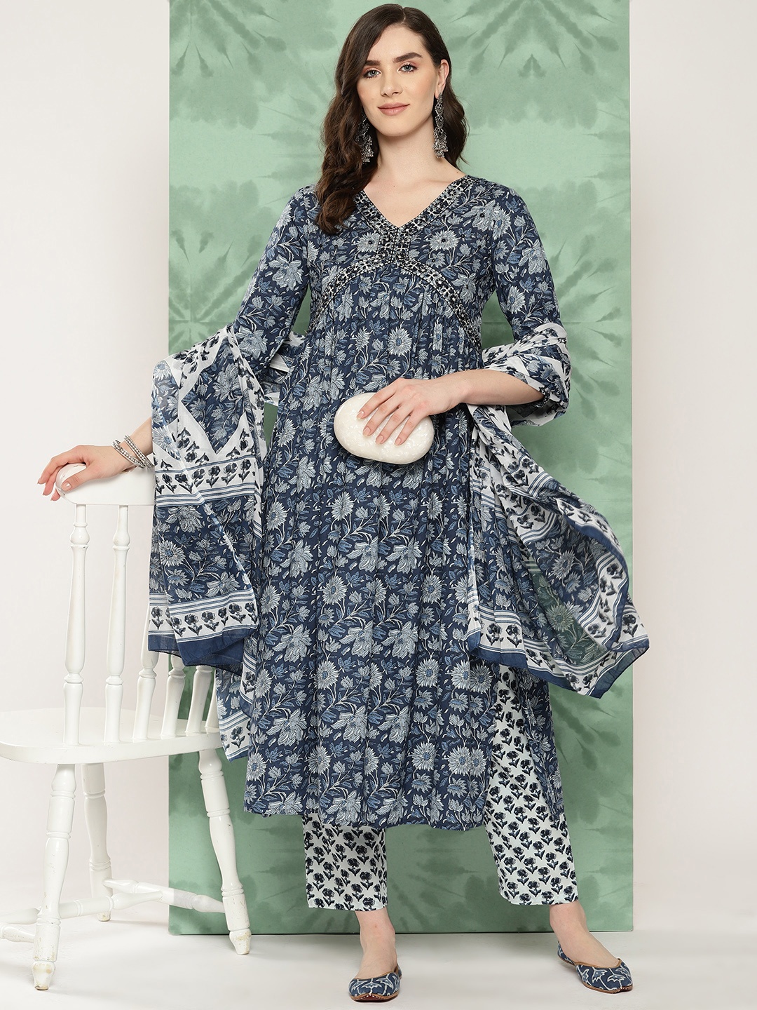 Yufta Women Floral Printed Regular Pure Cotton Kurta with Trousers & With Dupatta, Blue
Yufta Women Floral Printed Regular Pure Cotton Kurta with Trousers & With Dupatta, Blue