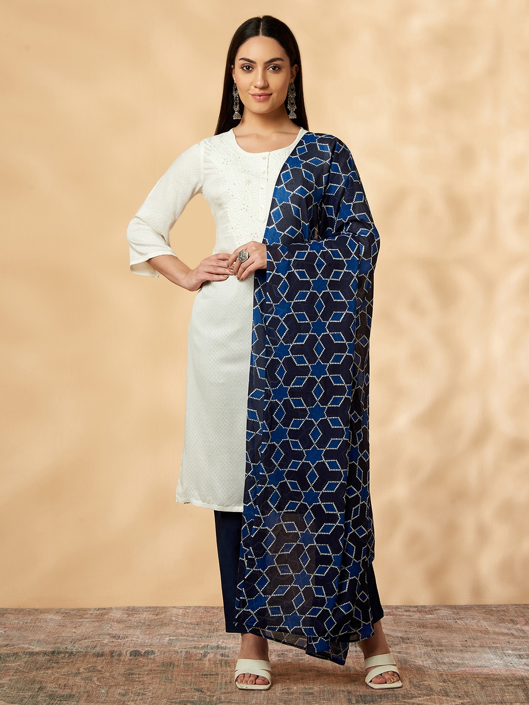 IMARA Floral Embroidered Regular Thread Work Kurta with Trousers & With Dupatta, Off white
IMARA Floral Embroidered Regular Thread Work Kurta with Trousers & With Dupatta, Off white