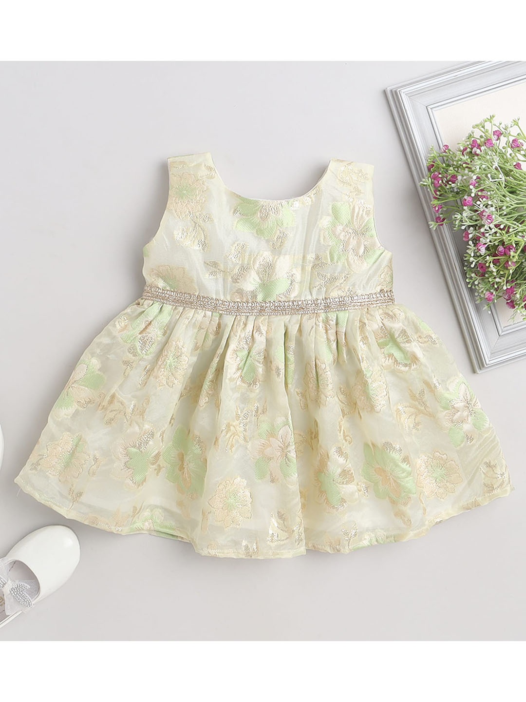 MANY FROCKS & Infants Girls Floral Self Design Lace Up Fit & Flare Dress, Green
MANY FROCKS & Infants Girls Floral Self Design Lace Up Fit & Flare Dress, Green