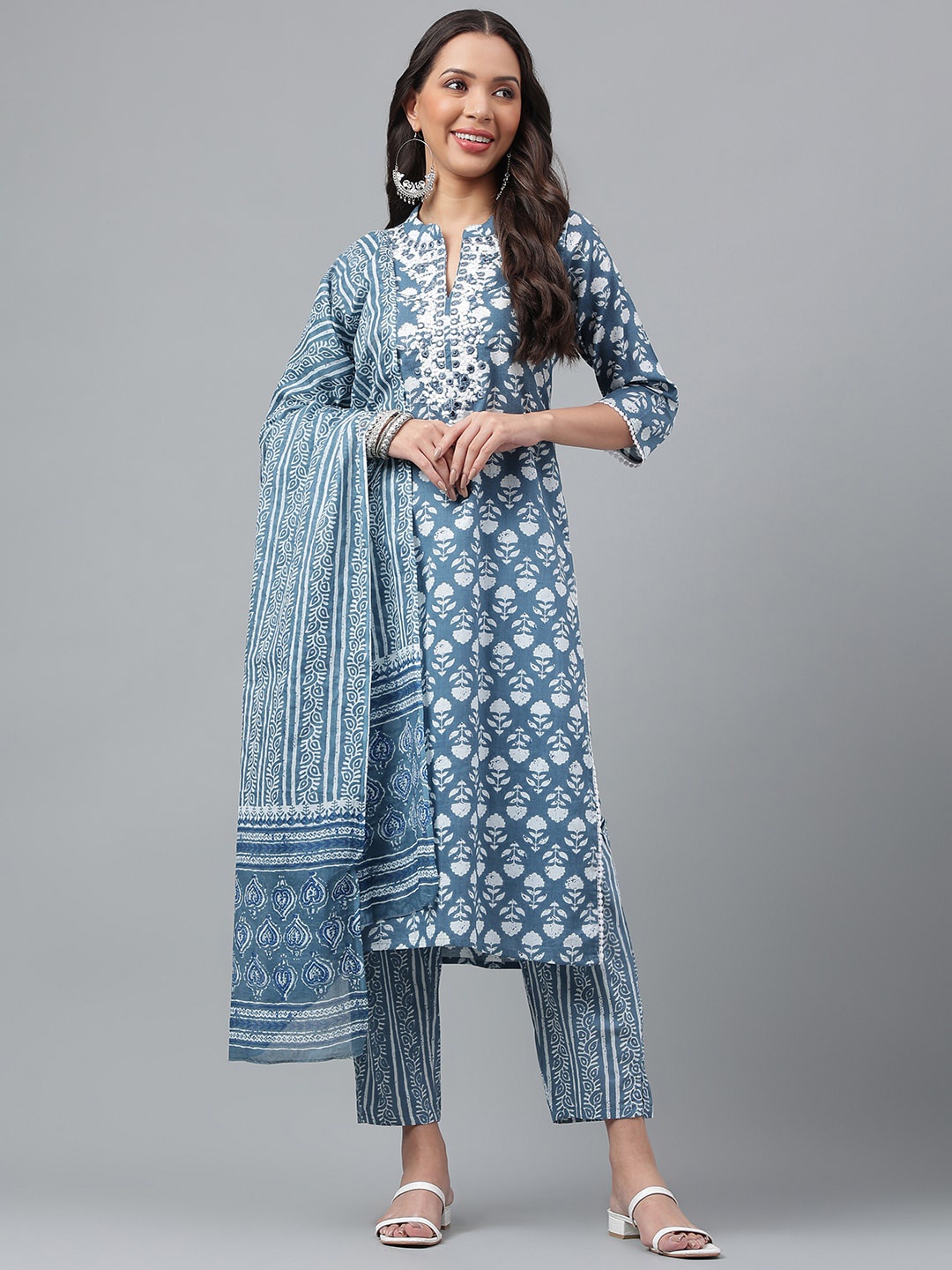misbis Floral Printed Thread Work Pure Cotton Kurta With Trousers & With Dupatta, Blue
misbis Floral Printed Thread Work Pure Cotton Kurta With Trousers & With Dupatta, Blue