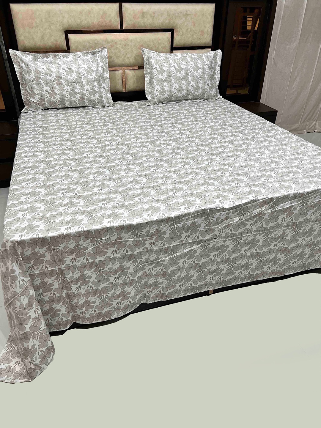 Pure Decor Mansion White & Grey Floral 400 TC Pure Cotton King Bedsheet & 2 Pillow Covers
Pure Decor Mansion White & Grey Floral 400 TC Pure Cotton King Bedsheet & 2 Pillow Covers