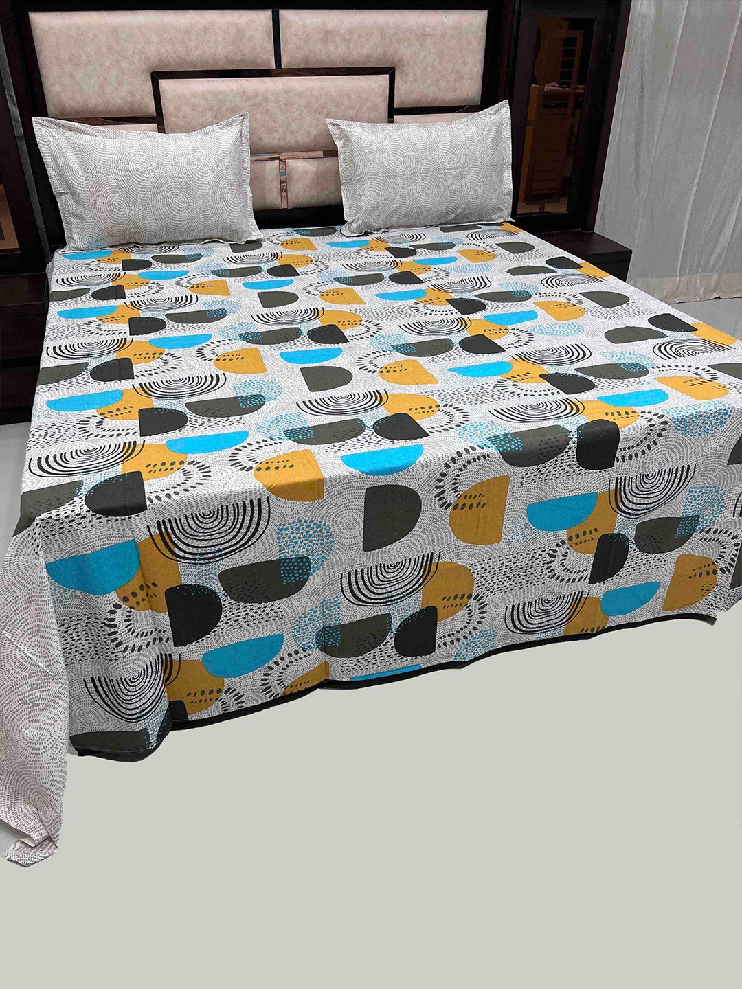 Pure Decor White & Blue Geometric 350 TC Pure Cotton King Bedsheet with 2 Pillow Covers
Pure Decor White & Blue Geometric 350 TC Pure Cotton King Bedsheet with 2 Pillow Covers
