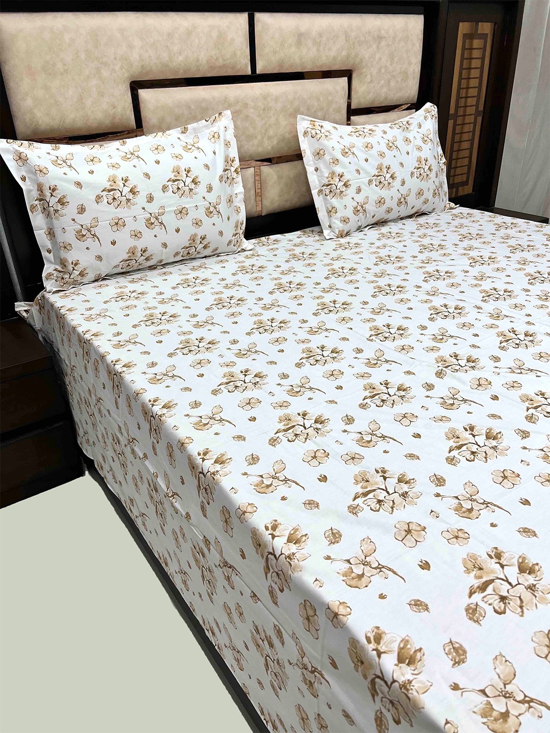 Pure Decor White & Brown Floral 400 TC Pure Cotton King Bedsheet with 2 Pillow Covers
Pure Decor White & Brown Floral 400 TC Pure Cotton King Bedsheet with 2 Pillow Covers
