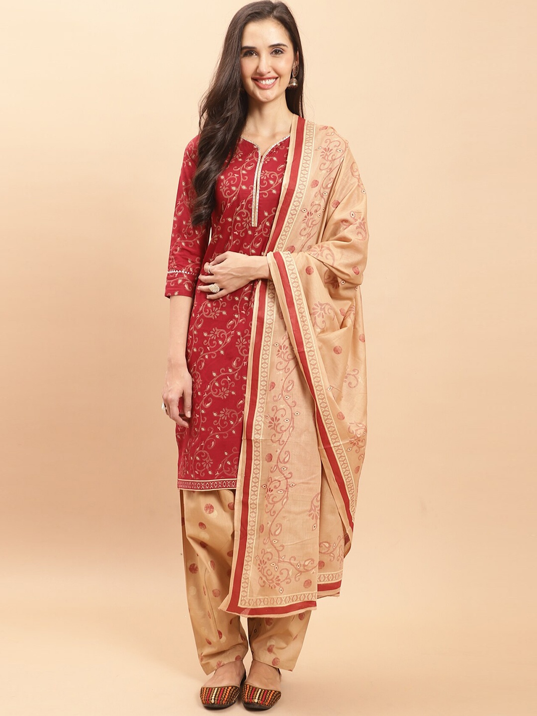 Rajnandini Floral Printed Gotta Patti Pure Cotton Kurta with Salwar & With Dupatta, Maroon
Rajnandini Floral Printed Gotta Patti Pure Cotton Kurta with Salwar & With Dupatta, Maroon