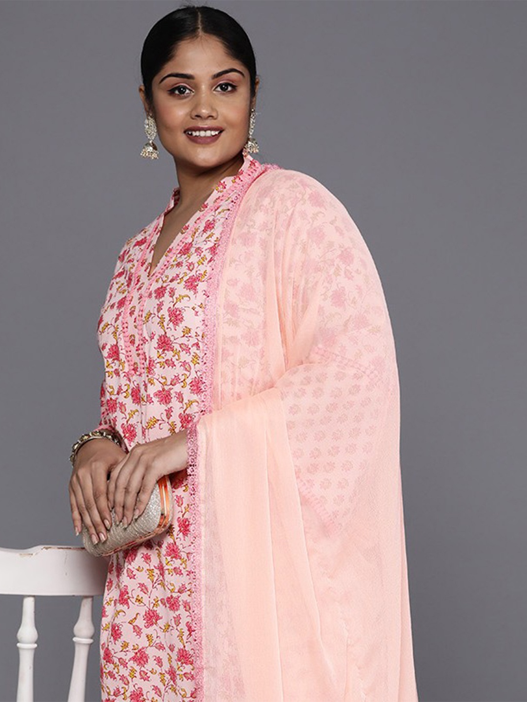 Varanga Plus Size Floral Printed Regular Pure Cotton Kurta with Palazzos & Dupatta, Pink
Varanga Plus Size Floral Printed Regular Pure Cotton Kurta with Palazzos & Dupatta, Pink