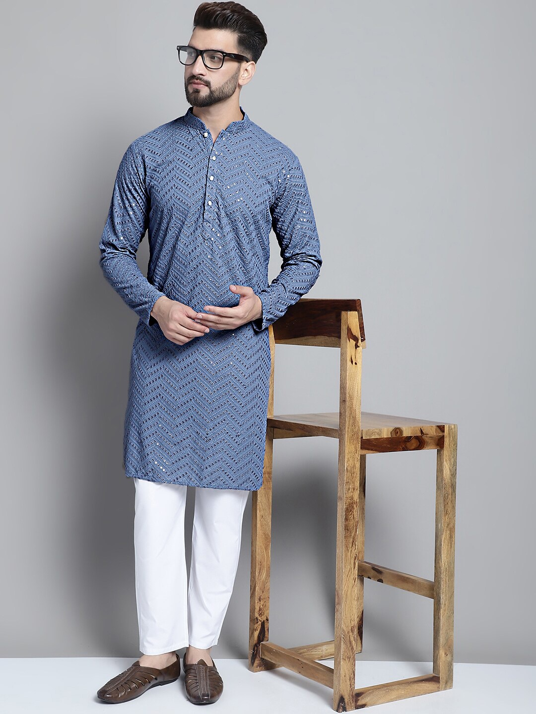 Jompers Embellished Mandarin Collar Regular Sequined Pure Cotton Kurta with Pyjamas, Grey
Jompers Embellished Mandarin Collar Regular Sequined Pure Cotton Kurta with Pyjamas, Grey