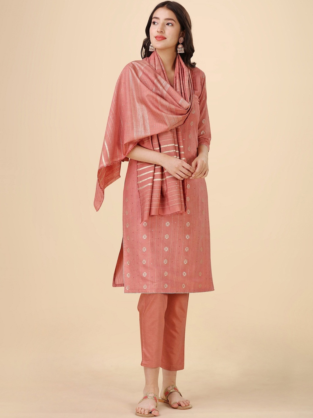 Hinayat Fashion Striped Regular Sequinned Chanderi Silk Kurta & Trousers With Dupatta, Peach
Hinayat Fashion Striped Regular Sequinned Chanderi Silk Kurta & Trousers With Dupatta, Peach