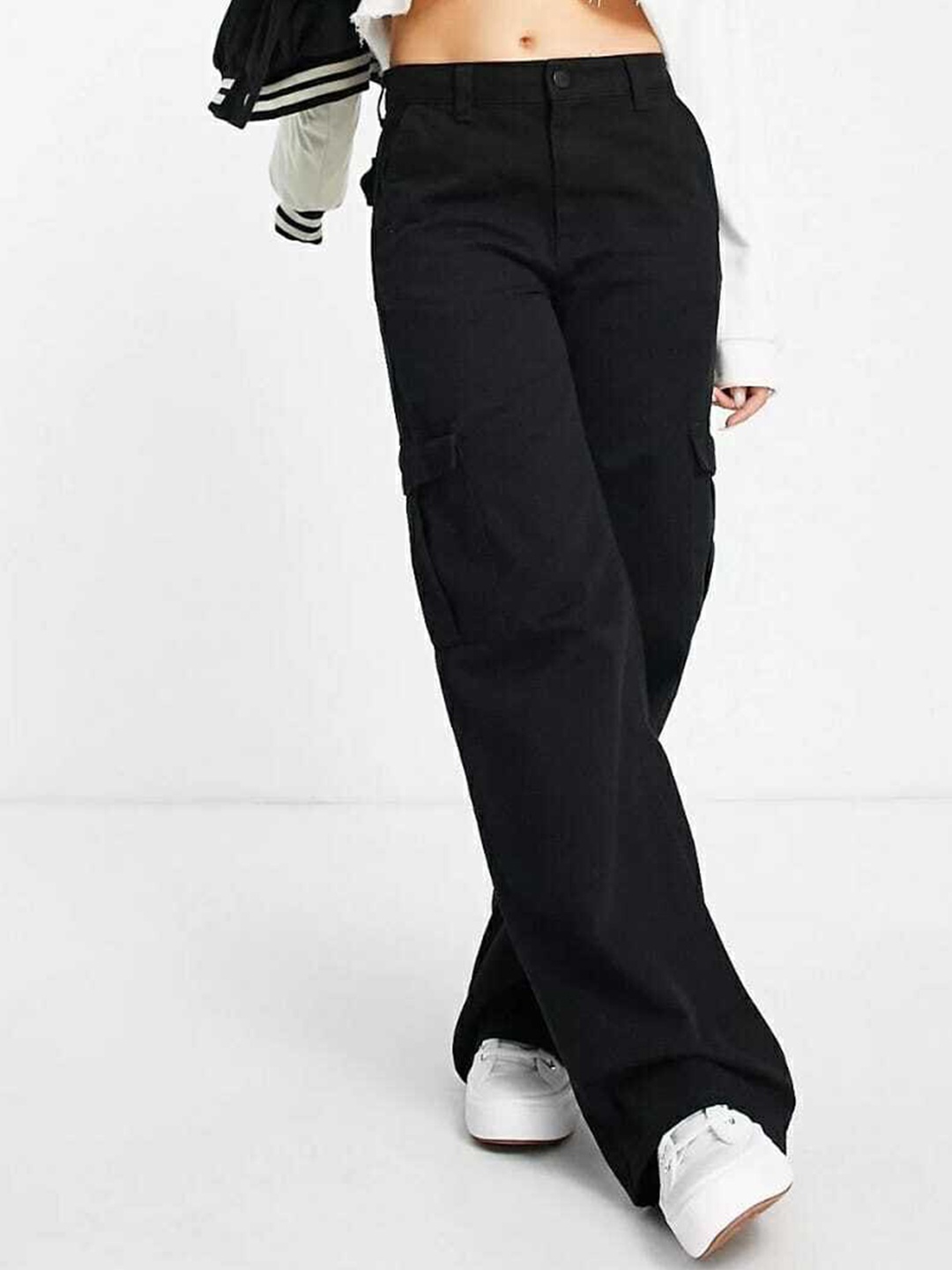 BROADSTAR Women Relaxed Straight Leg Loose Fit High-Rise Easy Wash Cargos Trousers, Black
BROADSTAR Women Relaxed Straight Leg Loose Fit High-Rise Easy Wash Cargos Trousers, Black