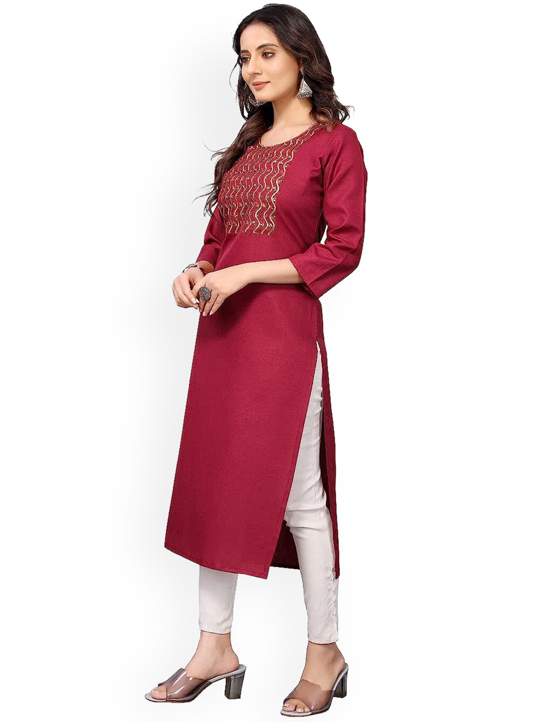 PERFECTBLUE Floral Yoke Design Thread Work Detail Regular Kurta with Trousers, Red
PERFECTBLUE Floral Yoke Design Thread Work Detail Regular Kurta with Trousers, Red