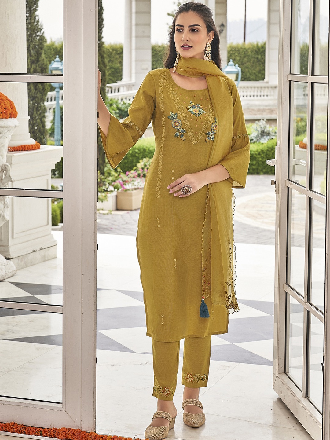 Indo Era Beads Embroidered Bell Sleeves Regular Kurta with Trousers & Dupatta, Mustard
Indo Era Beads Embroidered Bell Sleeves Regular Kurta with Trousers & Dupatta, Mustard
