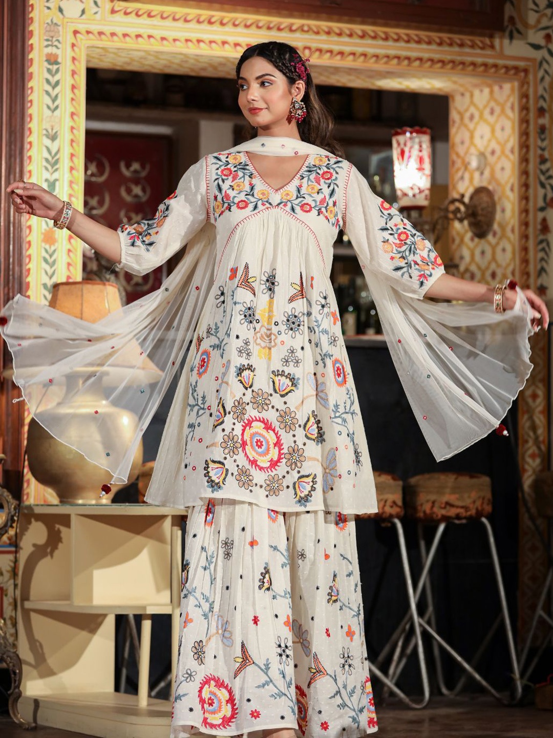 Zolo Label Floral Embroidered Empire A-Line Kurta with Sharara & With Dupatta, White
Zolo Label Floral Embroidered Empire A-Line Kurta with Sharara & With Dupatta, White