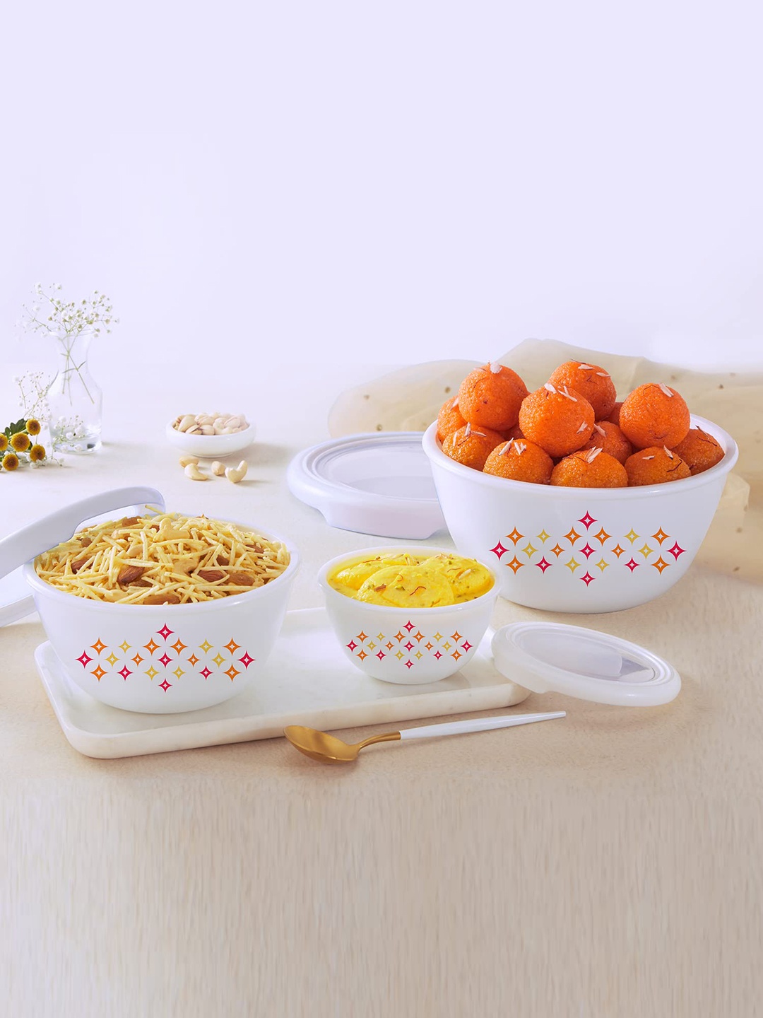 Cello Royale Series 3pc Sparkling Star Opalware Mixing Bowl & Premium Lid-500ml,1 L,1.5 L, White
Cello Royale Series 3pc Sparkling Star Opalware Mixing Bowl & Premium Lid-500ml,1 L,1.5 L, White