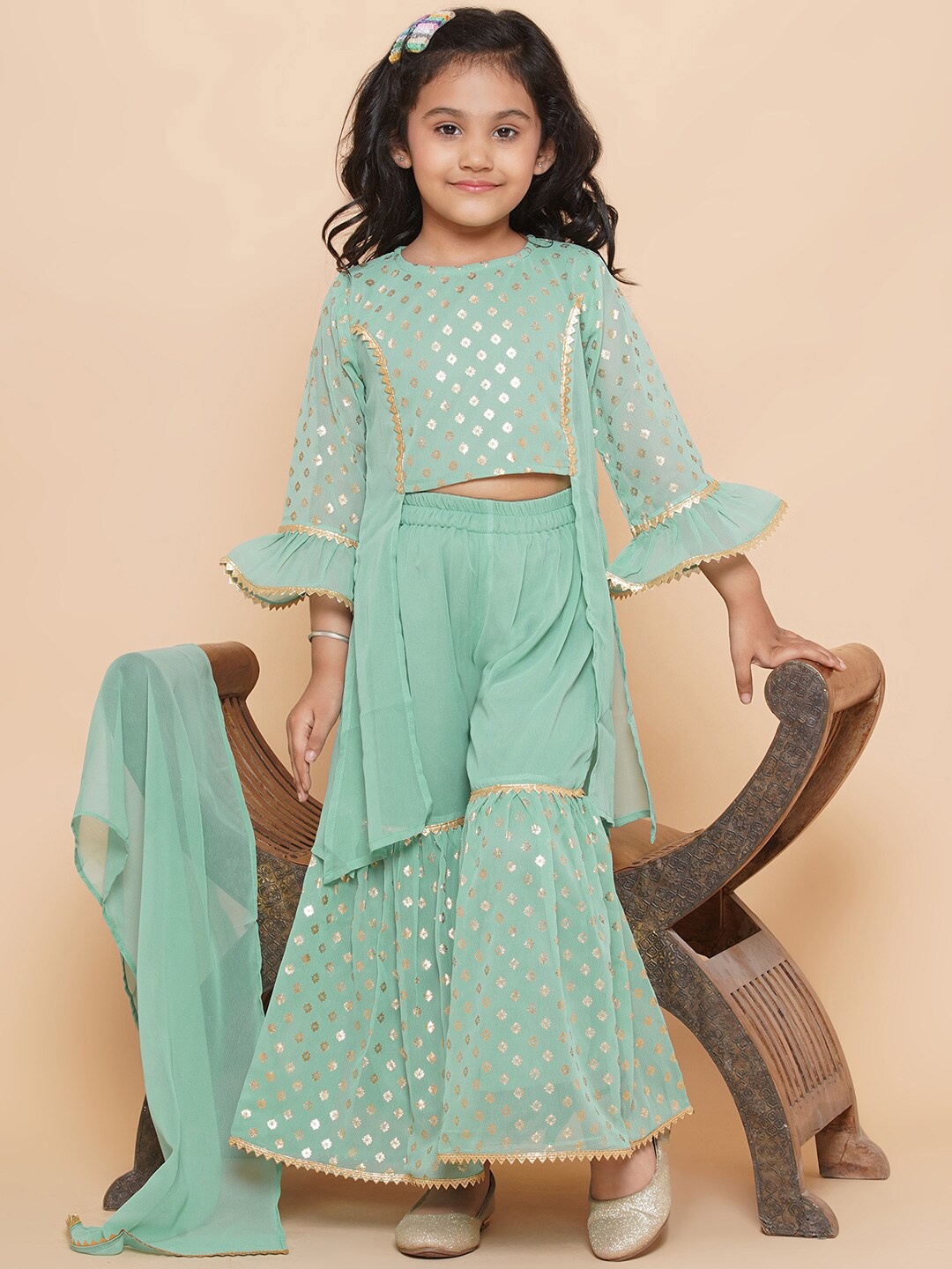 Aj DEZInES Girls Ethnic Motifs Printed Gotta Patti Georgette Kurta & Sharara with Dupatta, Green
Aj DEZInES Girls Ethnic Motifs Printed Gotta Patti Georgette Kurta & Sharara with Dupatta, Green