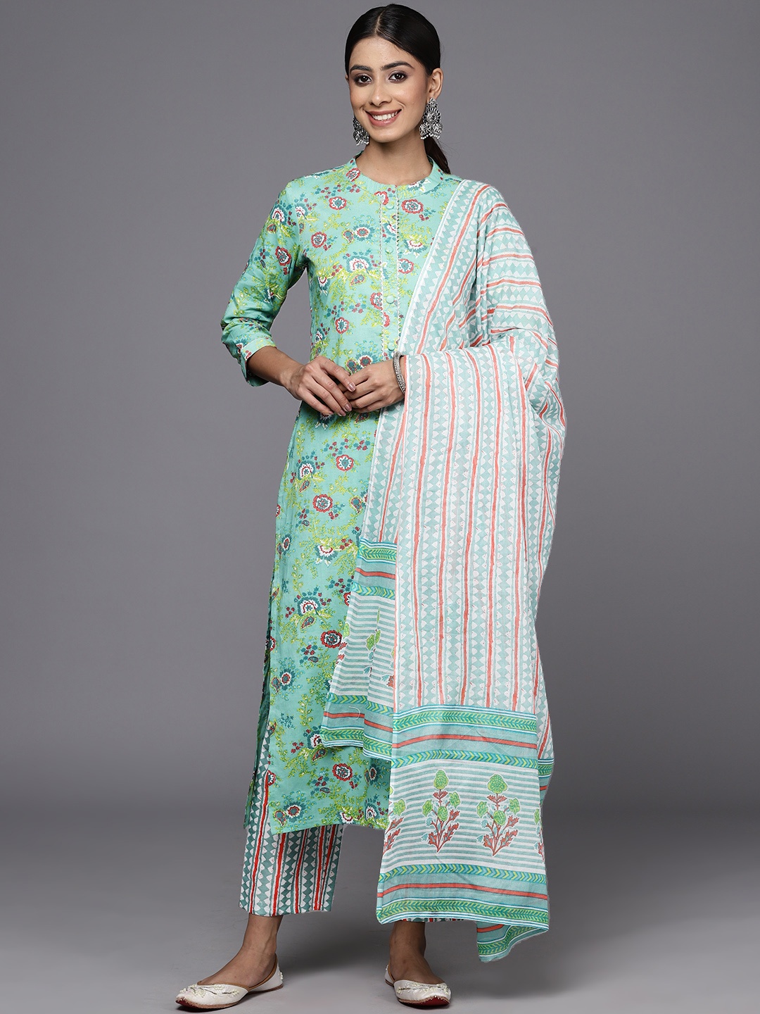 Libas Women Floral Printed Regular Gotta Patti Pure Cotton Kurta with Trousers & Dupatta, Sea green
Libas Women Floral Printed Regular Gotta Patti Pure Cotton Kurta with Trousers & Dupatta, Sea green