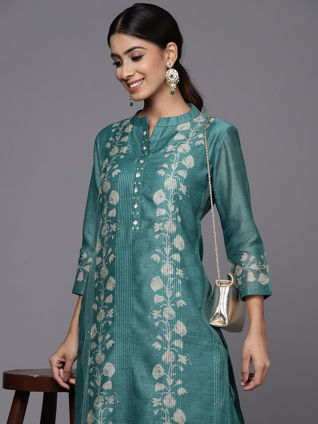 Libas Women Floral Printed Regular Thread Work Chanderi Silk Kurta with Trousers, Green
Libas Women Floral Printed Regular Thread Work Chanderi Silk Kurta with Trousers, Green