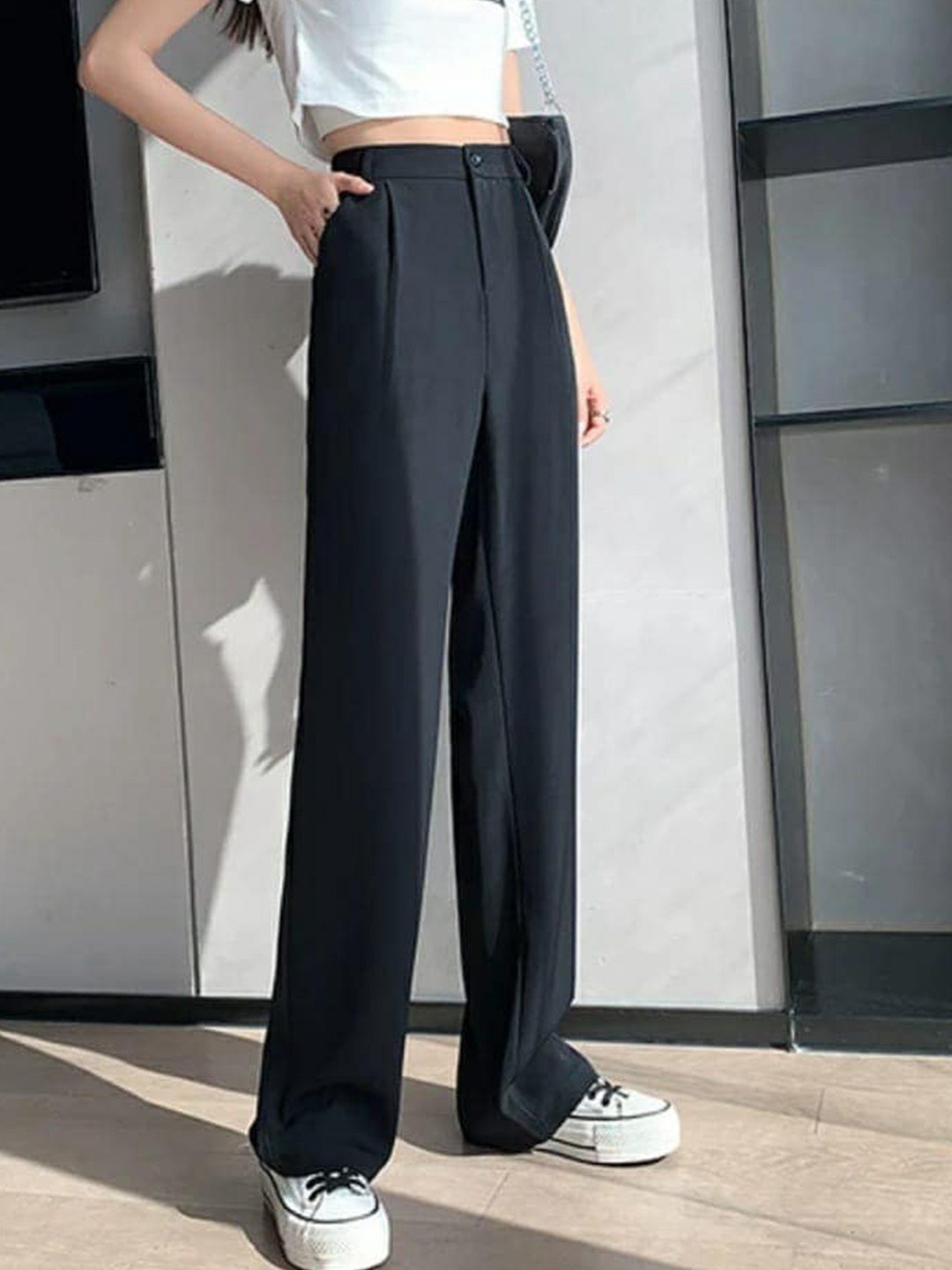 Next One Women Relaxed Straight Leg Loose Fit High-Rise Easy Wash Parallel Trousers, Black
Next One Women Relaxed Straight Leg Loose Fit High-Rise Easy Wash Parallel Trousers, Black