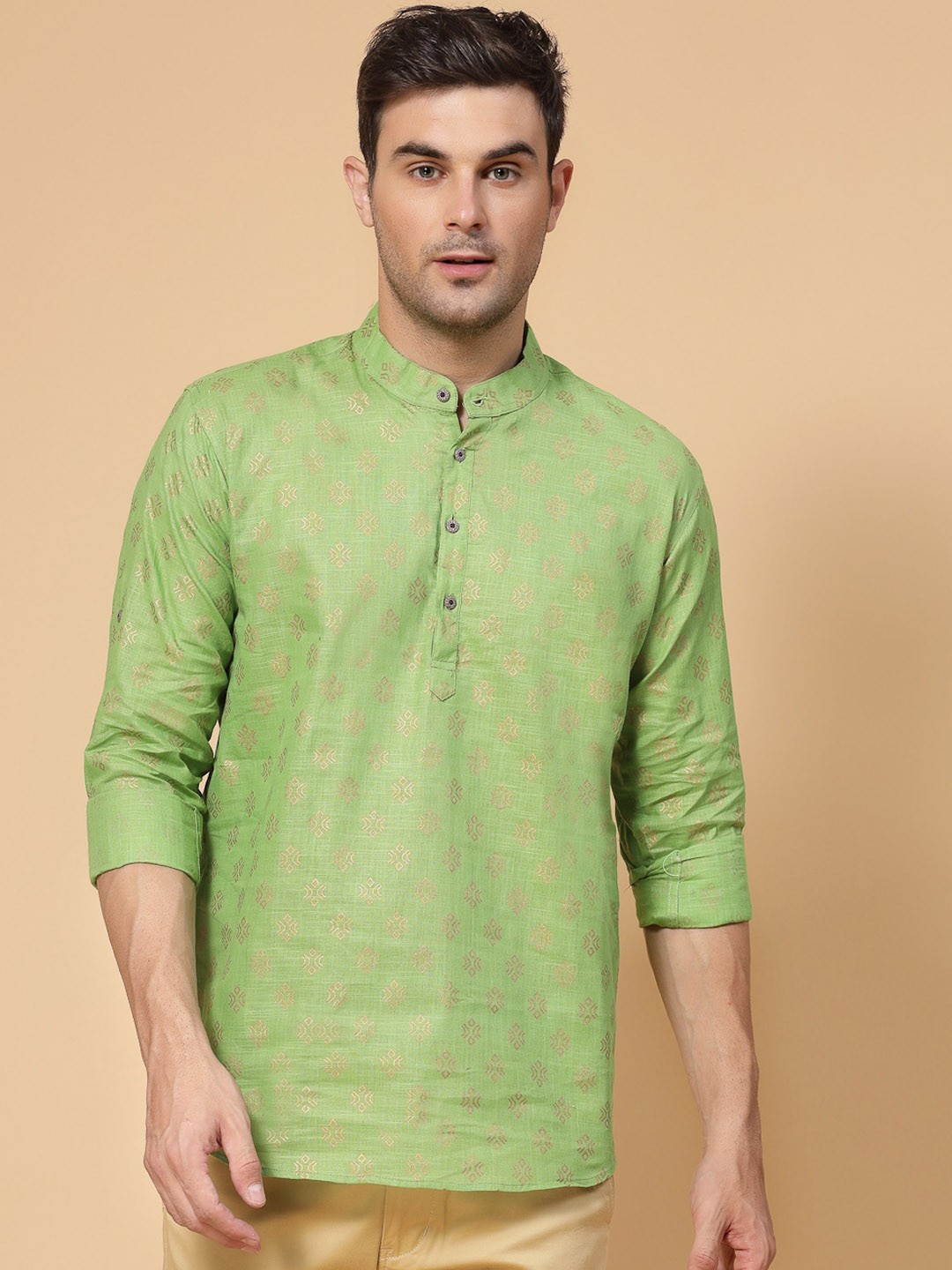 allan peter Ethnic Motifs Printed Mandarin Collar Roll Up Sleeves Cotton Short Kurta, Green
allan peter Ethnic Motifs Printed Mandarin Collar Roll Up Sleeves Cotton Short Kurta, Green