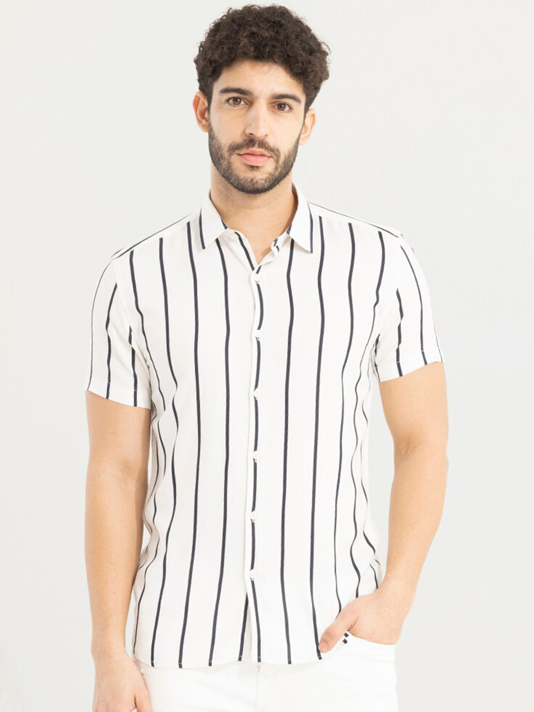 Snitch White Classic Slim Fit Vertical Striped Casual Cotton Shirt
Snitch White Classic Slim Fit Vertical Striped Casual Cotton Shirt