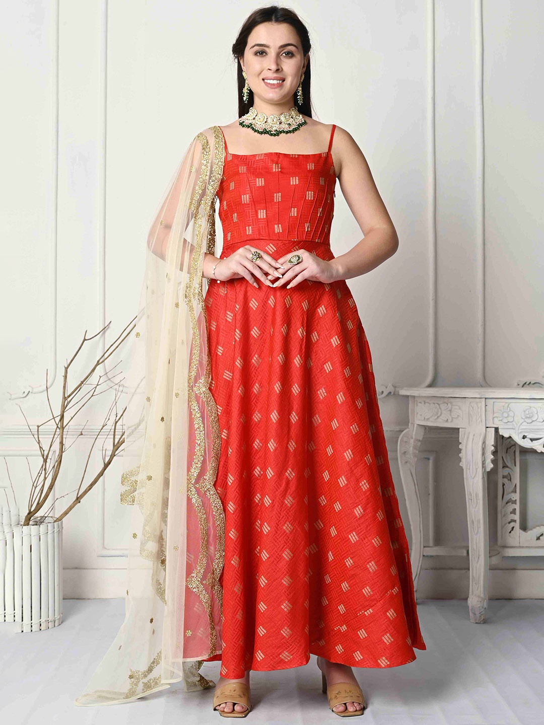 Ethnovog Geometric Printed Shoulder Straps Regular Kurta & Trousers With Dupatta, Red
Ethnovog Geometric Printed Shoulder Straps Regular Kurta & Trousers With Dupatta, Red