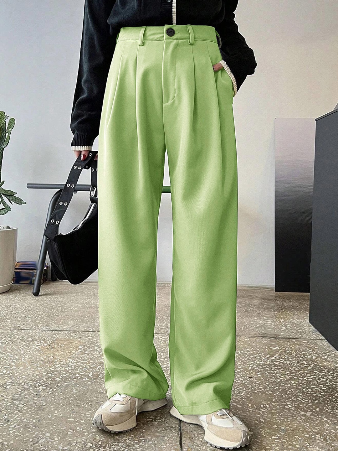 KOTTY BIZwear Women Green Relaxed Straight Leg Straight Fit High-Rise Easy Wash Pleated Trousers
KOTTY BIZwear Women Green Relaxed Straight Leg Straight Fit High-Rise Easy Wash Pleated Trousers