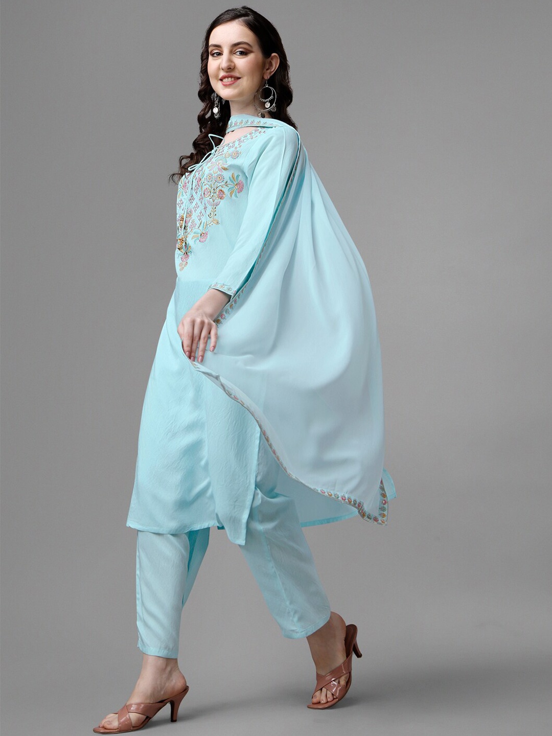 KALINI Floral Embridered Regular Thread Work Kurta & Trousers With Dupatta, Turquoise blue
KALINI Floral Embridered Regular Thread Work Kurta & Trousers With Dupatta, Turquoise blue