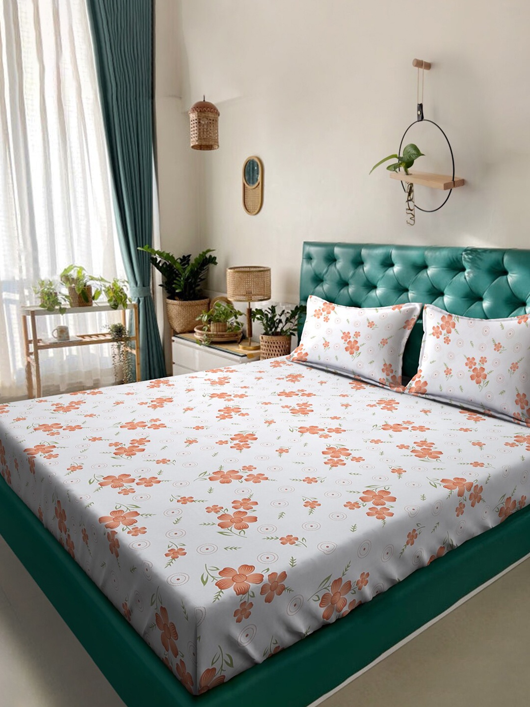 Alina decor White & Orange Floral 210 TC Queen Bedsheet with 2 Pillow Covers