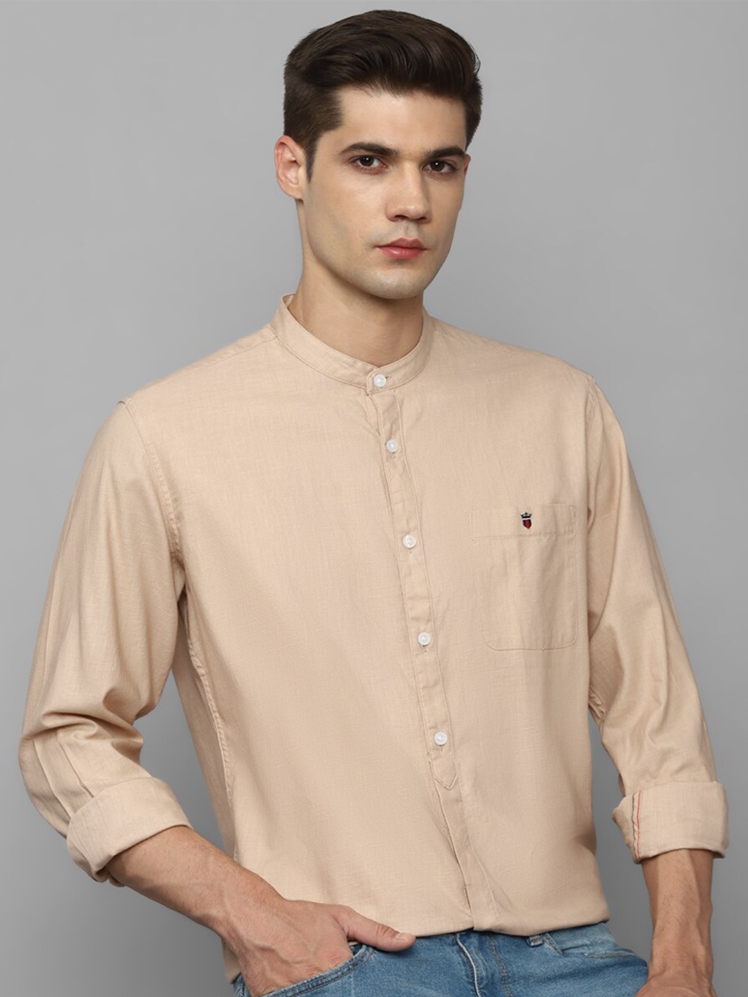 Louis Philippe Jeans Mandarin Collar Slim Fit Opaque Pure Cotton Casual Shirt, Beige
Louis Philippe Jeans Mandarin Collar Slim Fit Opaque Pure Cotton Casual Shirt, Beige