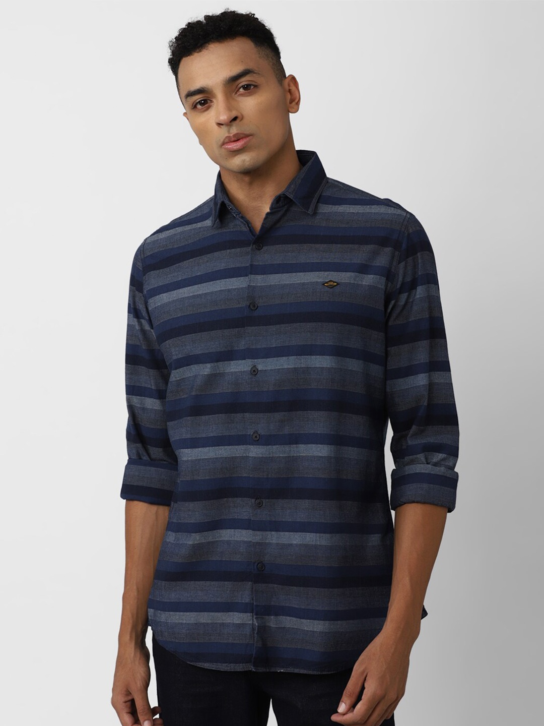 VAN HEUSEN DENIM LABS Slim Fit Horizontal Striped Casual Pure Cotton Shirt, Navy blue
VAN HEUSEN DENIM LABS Slim Fit Horizontal Striped Casual Pure Cotton Shirt, Navy blue