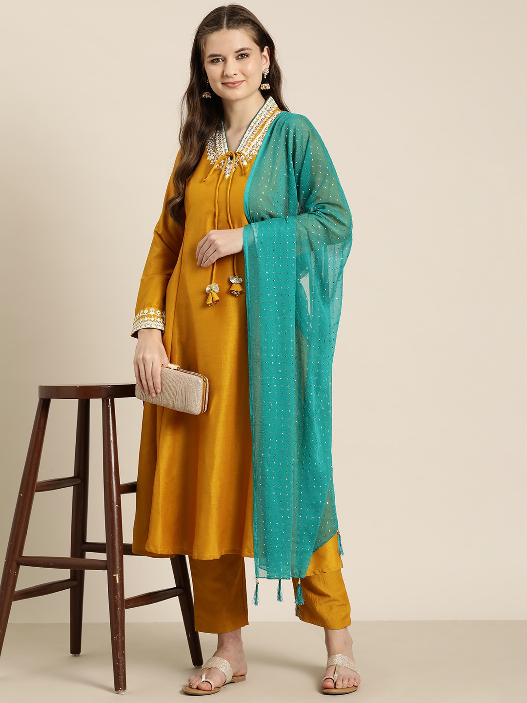 HERE&NOW Women Ethnic Motifs Embroidered Thread Work Kurta with Trousers & With Dupatta, Mustard
HERE&NOW Women Ethnic Motifs Embroidered Thread Work Kurta with Trousers & With Dupatta, Mustard