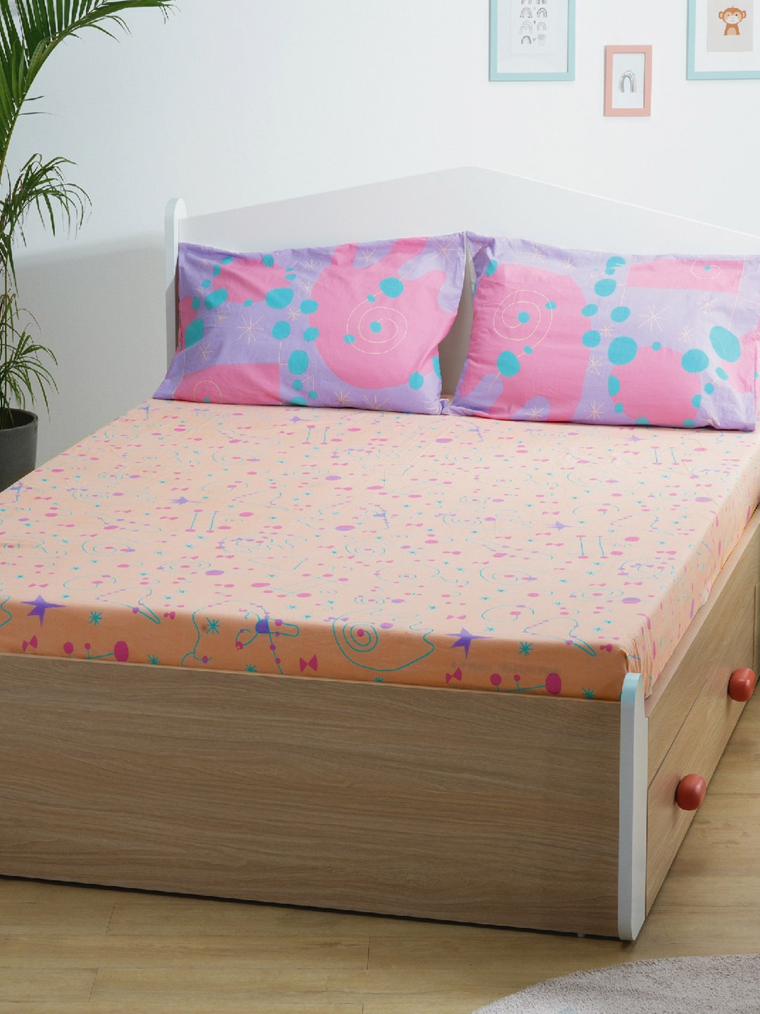 Smartsters Miros Magic Pink & Blue Graphic 180 TC Cotton Queen Bedsheet & 2 Pillow Covers
Smartsters Miros Magic Pink & Blue Graphic 180 TC Cotton Queen Bedsheet & 2 Pillow Covers