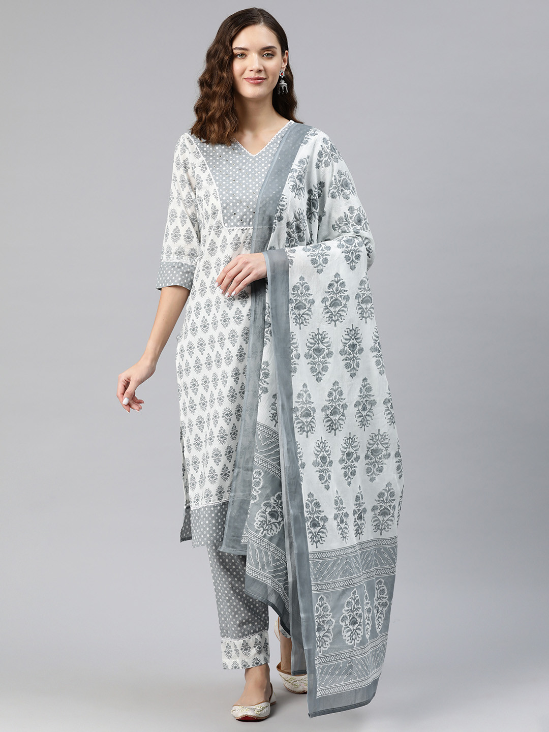 Readiprint Fashions Women Floral Printed Mirror Work Cotton Kurta with Palazzos & Dupatta, Grey
Readiprint Fashions Women Floral Printed Mirror Work Cotton Kurta with Palazzos & Dupatta, Grey