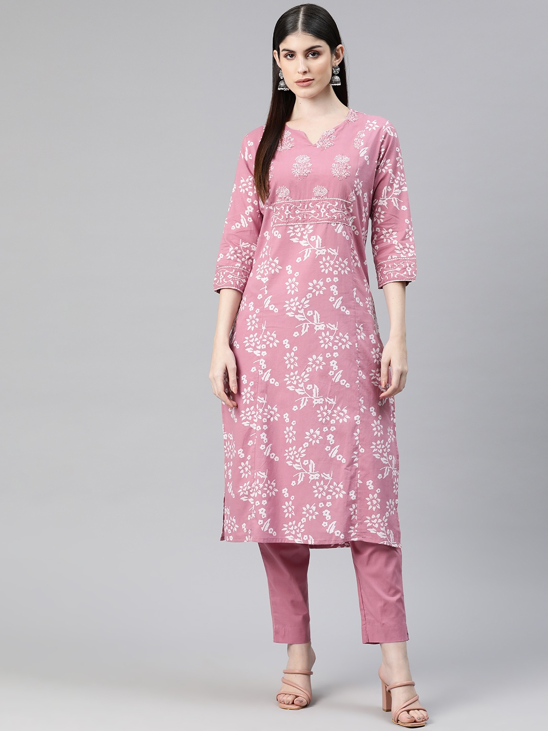 Readiprint Fashions Women Floral Printed Regular Sequinned Pure Cotton Kurta with Palazzos, Mauve
Readiprint Fashions Women Floral Printed Regular Sequinned Pure Cotton Kurta with Palazzos, Mauve