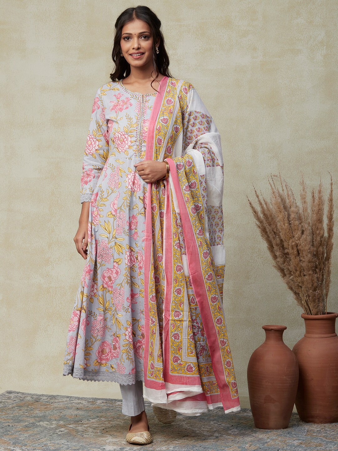 FASHOR Grey & Pink Floral Printed Beads Pure Cotton Kurta With Trousers & With Dupatta
FASHOR Grey & Pink Floral Printed Beads Pure Cotton Kurta With Trousers & With Dupatta
