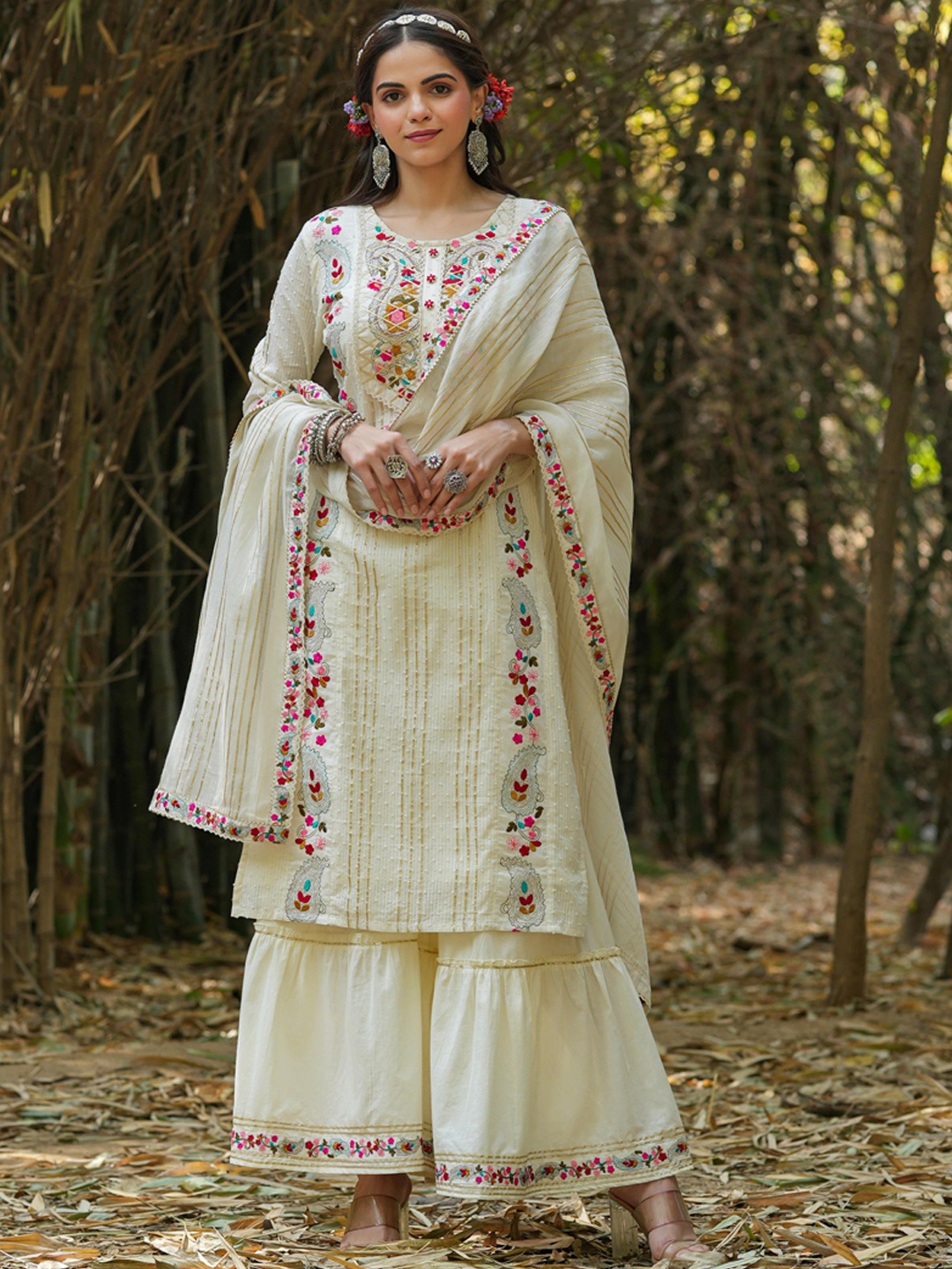 SCAKHI Floral Embroidered Thread Work Pure Cotton Kurta with Sharara & Dupatta, Off white
SCAKHI Floral Embroidered Thread Work Pure Cotton Kurta with Sharara & Dupatta, Off white