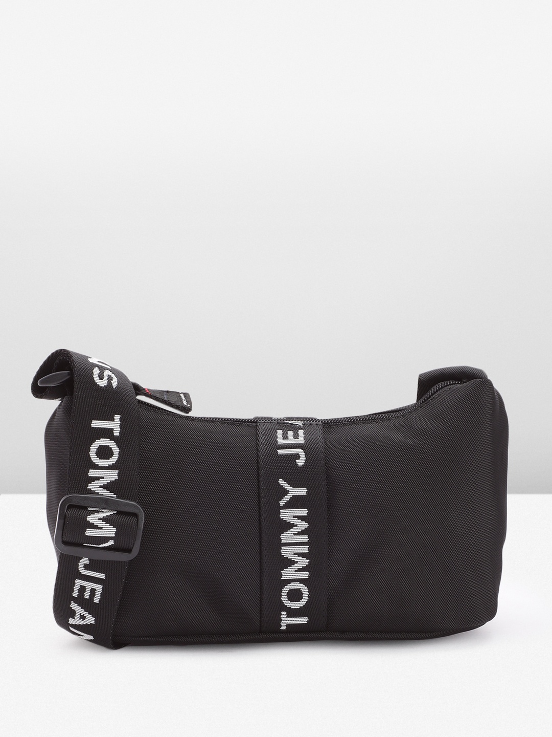 Tommy Hilfiger Solid Structured Shoulder Bag with Brand Logo Applique Detail, Black
Tommy Hilfiger Solid Structured Shoulder Bag with Brand Logo Applique Detail, Black