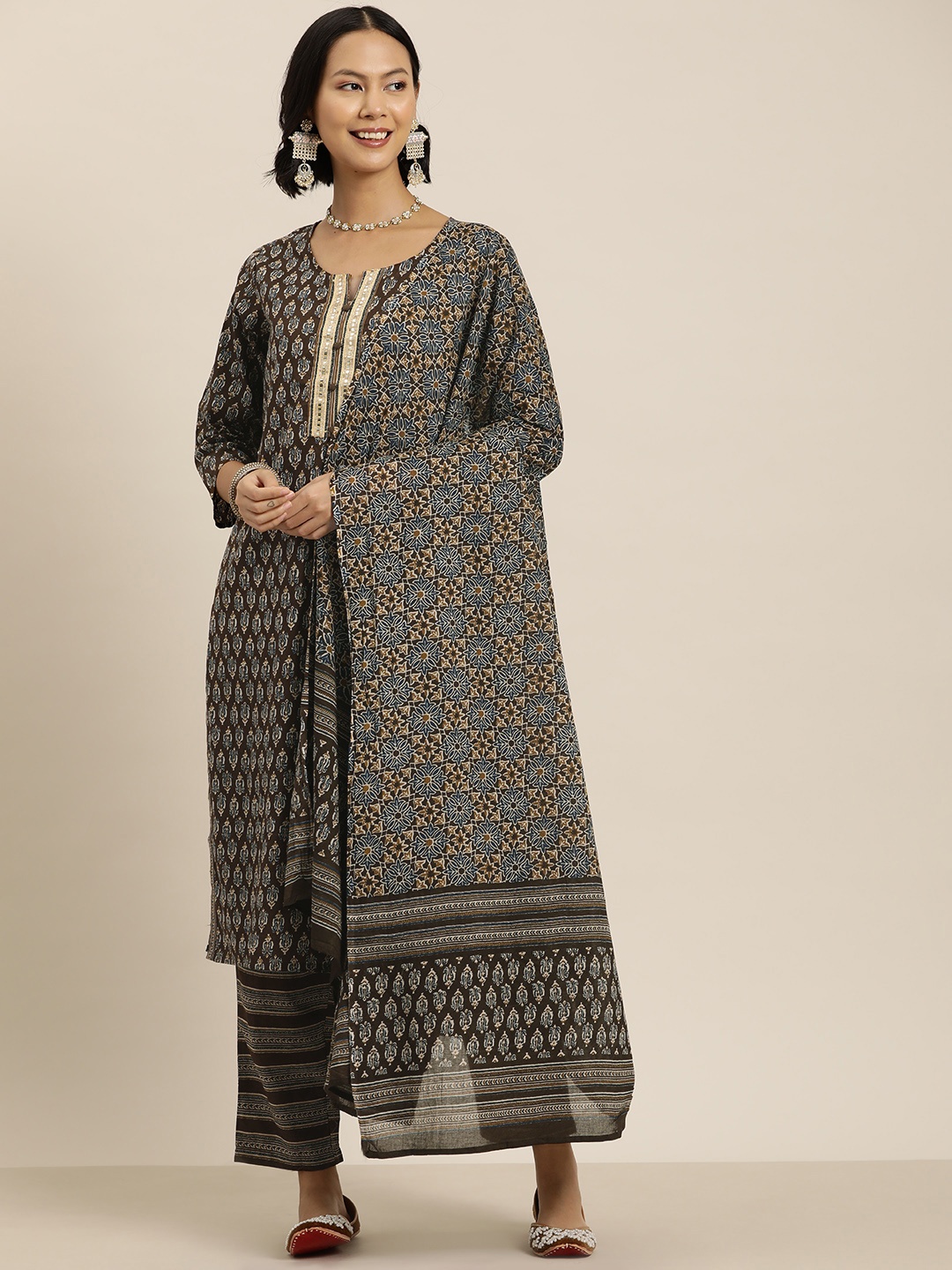 HERE&NOW Women Ethnic Motifs Printed Gotta Patti Cotton Kurta with Palazzos & With Dupatta, Brown
HERE&NOW Women Ethnic Motifs Printed Gotta Patti Cotton Kurta with Palazzos & With Dupatta, Brown