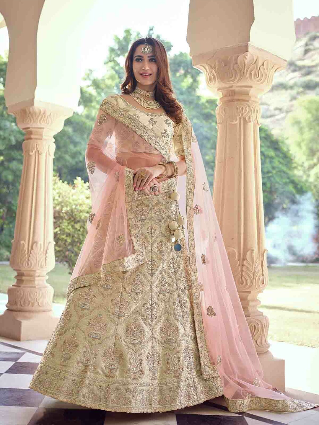 ODETTE Beige & Pink Embroidered Thread Work Semi-Stitched Lehenga & Unstitched Blouse With Dupatta
ODETTE Beige & Pink Embroidered Thread Work Semi-Stitched Lehenga & Unstitched Blouse With Dupatta