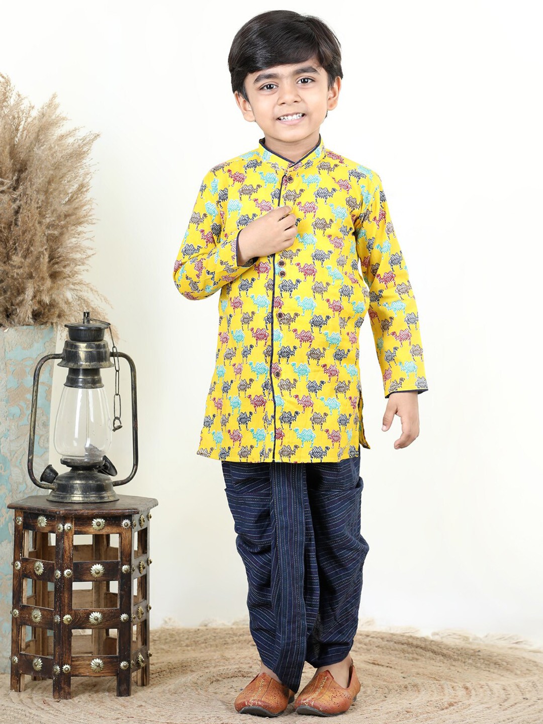 Here&Now X Kinder Kids Boys Conversational Printed Pure Cotton Kurta with Dhoti Pants, Yellow
Here&Now X Kinder Kids Boys Conversational Printed Pure Cotton Kurta with Dhoti Pants, Yellow