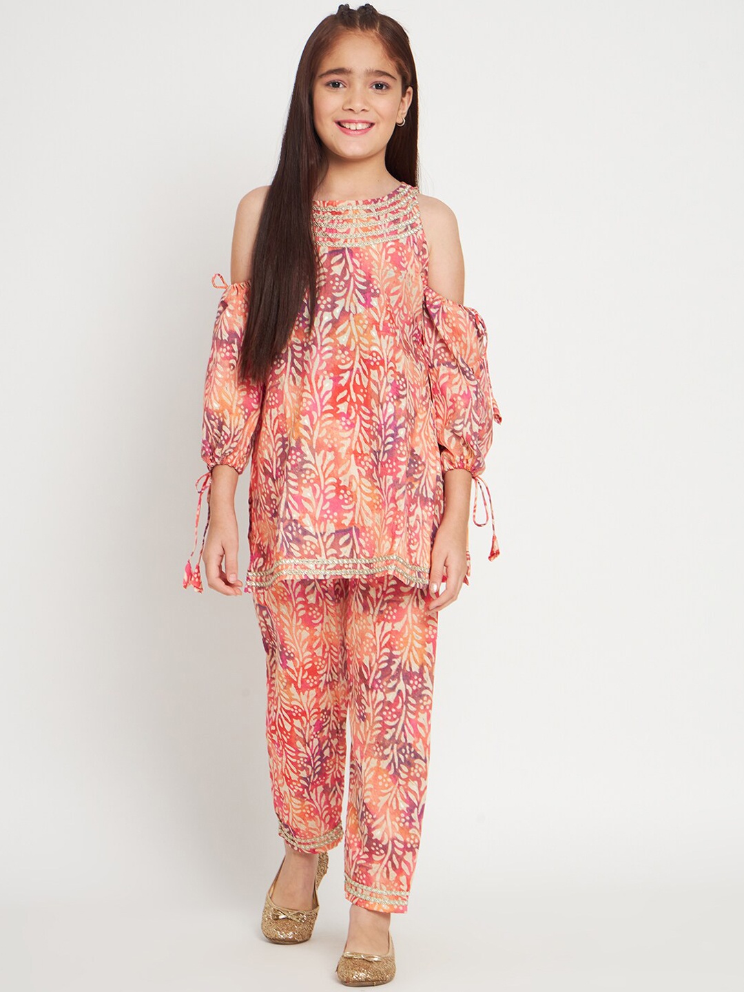 Readiprint Fashions Girls Ethnic Motifs Printed Gotta Patti Pure Cotton Kurti With Pyjamas, Red
Readiprint Fashions Girls Ethnic Motifs Printed Gotta Patti Pure Cotton Kurti With Pyjamas, Red