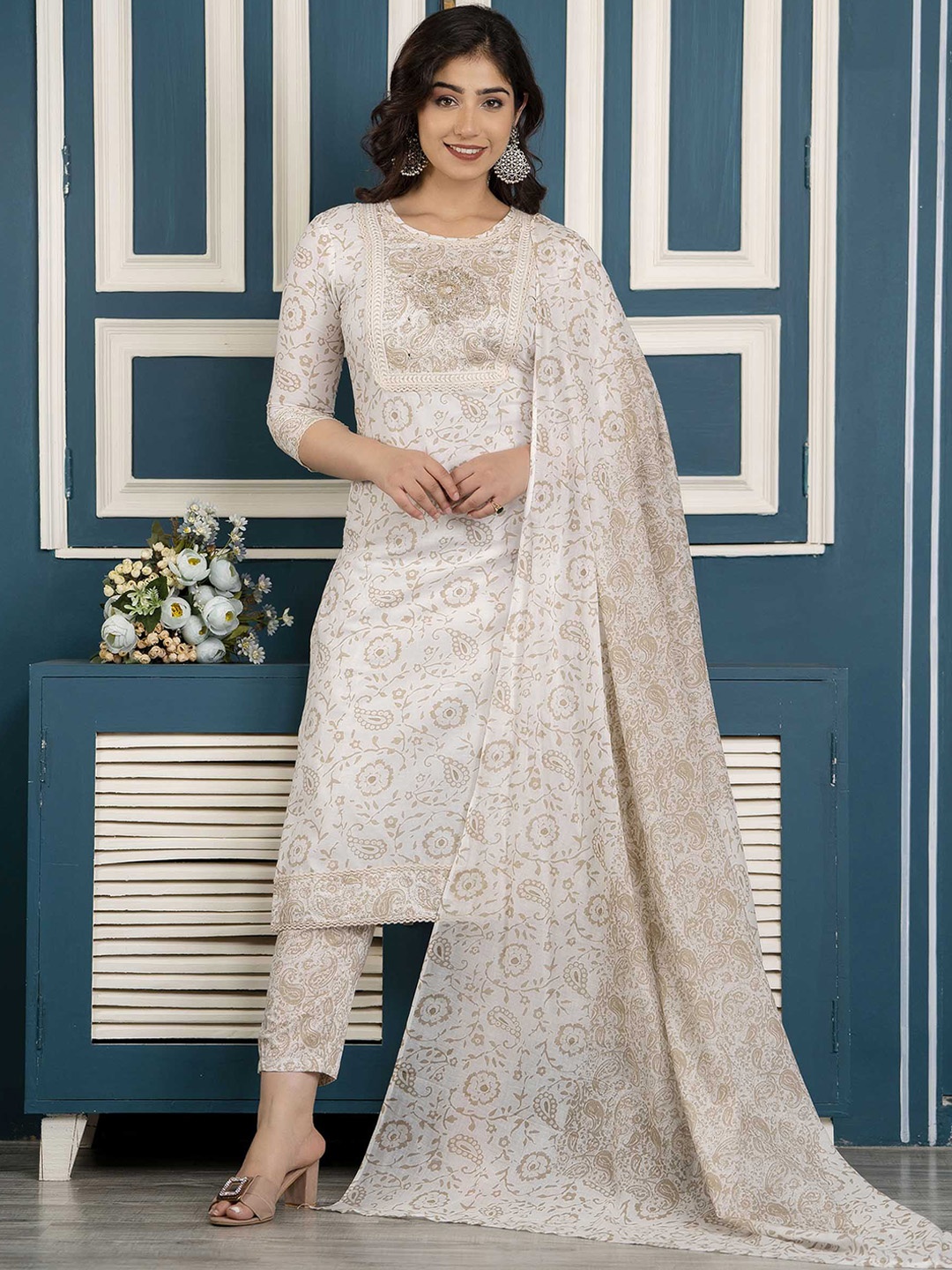 FASHION DEPTH Ethnic Motifs Printed Mirror Work Pure Cotton Kurta With Trousers & Dupatta, Off white
FASHION DEPTH Ethnic Motifs Printed Mirror Work Pure Cotton Kurta With Trousers & Dupatta, Off white