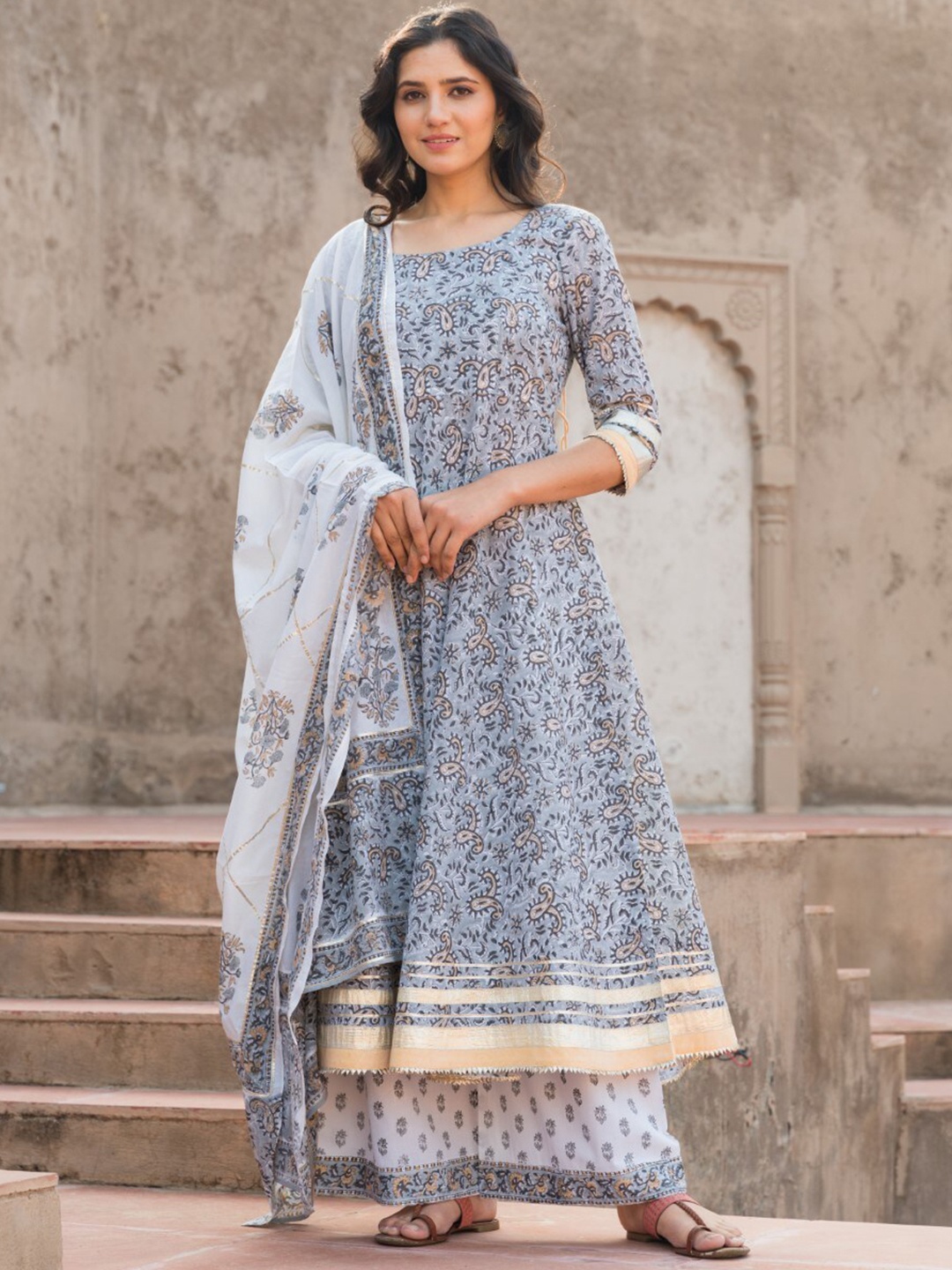PHEETA Paisley Printed A-Line Gotta Patti Pure Cotton Kurta & Palazzos With Dupatta, Grey
PHEETA Paisley Printed A-Line Gotta Patti Pure Cotton Kurta & Palazzos With Dupatta, Grey