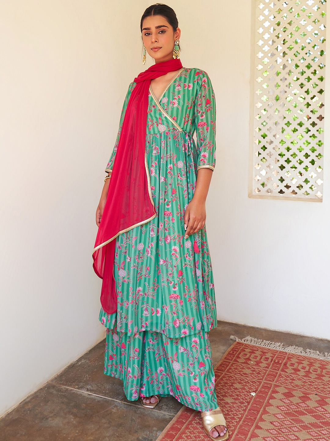 Janasya Green Floral Printed Angrakha Gotta Patti Anarkali Kurta & Palazzos With Dupatta
Janasya Green Floral Printed Angrakha Gotta Patti Anarkali Kurta & Palazzos With Dupatta