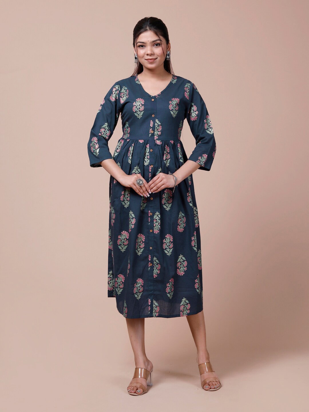 DESI BEATS Floral Printed V-Neck Gathered Cotton Fit & Flare Midi Ethnic Dress, Navy blue
DESI BEATS Floral Printed V-Neck Gathered Cotton Fit & Flare Midi Ethnic Dress, Navy blue