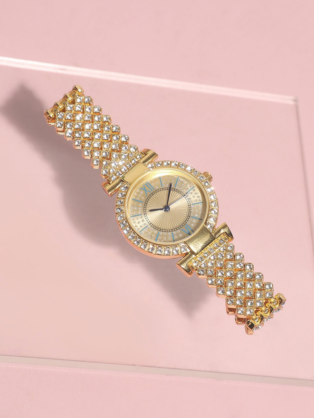 HAUTE SAUCE by Campus Sutra Women Dial & Stainless Steel Bracelet Style Straps Analogue Watch AW23_HSWC1132, Gold
HAUTE SAUCE by Campus Sutra Women Dial & Stainless Steel Bracelet Style Straps Analogue Watch AW23_HSWC1132, Gold