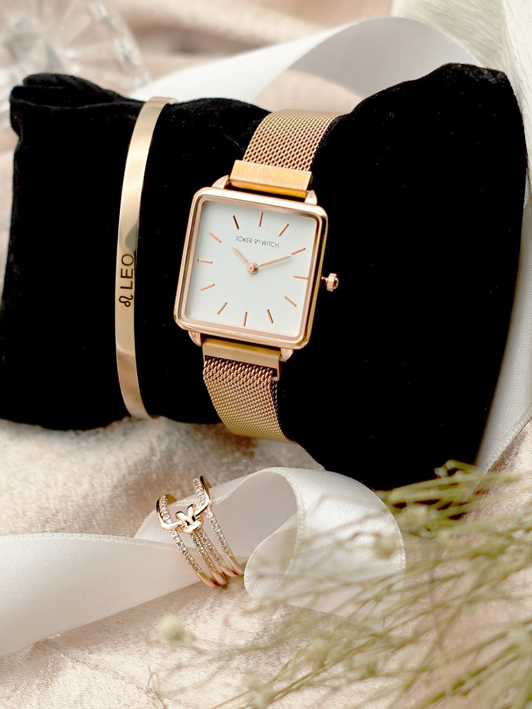 JOKER & WITCH Women Stainless Steel Pixie Dust Leo Love Triangle Watch Gift Set, Rose gold
JOKER & WITCH Women Stainless Steel Pixie Dust Leo Love Triangle Watch Gift Set, Rose gold